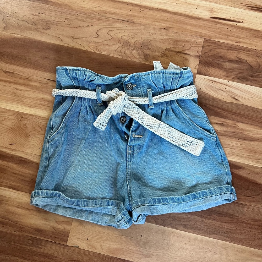 ZARA Z1975 denim shorts. Size 02